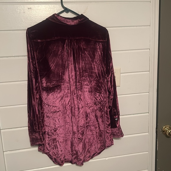 Tommy Bahama Velvet Sands Silk Blend LS Shirt Red Medium - Picture 9 of 9